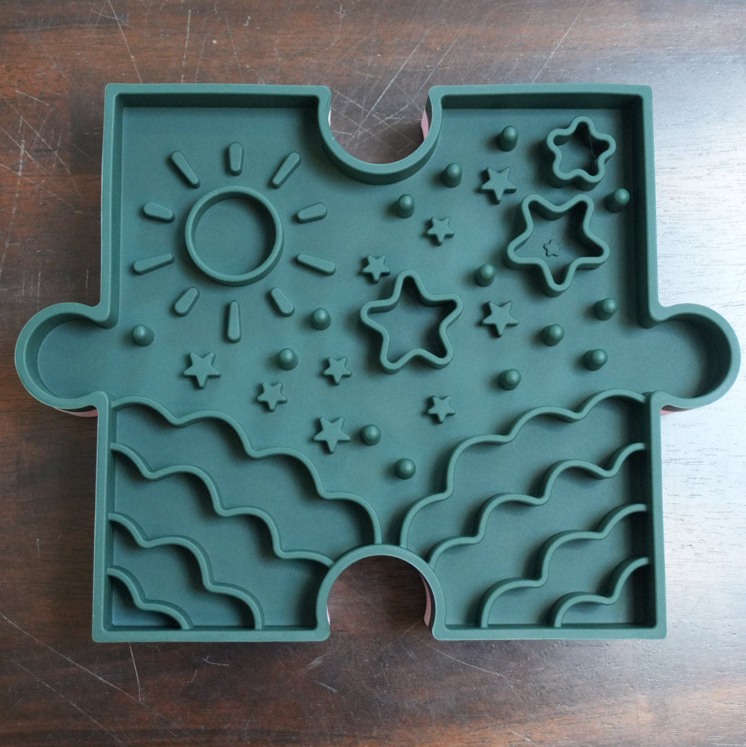 Sky High Puzzle Piece Lick Mat + Feeder