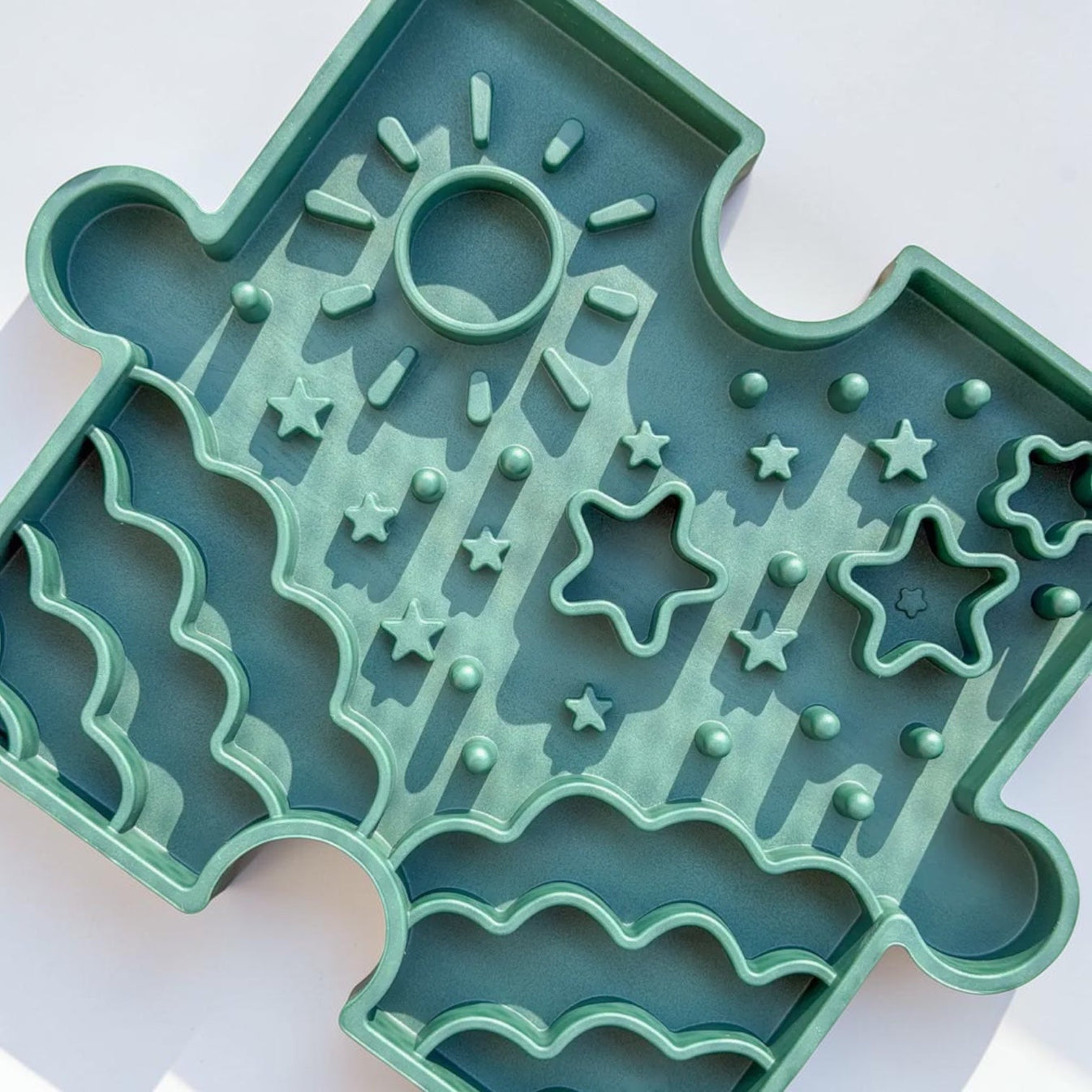 Sky High Puzzle Piece Lick Mat + Feeder